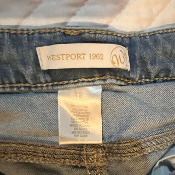 Denim skirt with embroidery - size 12 - Picture 3 of 3